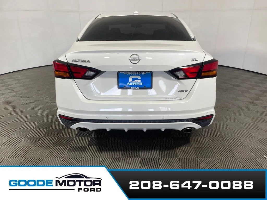 Used 2024 White Nissan 2.5 SL image 6