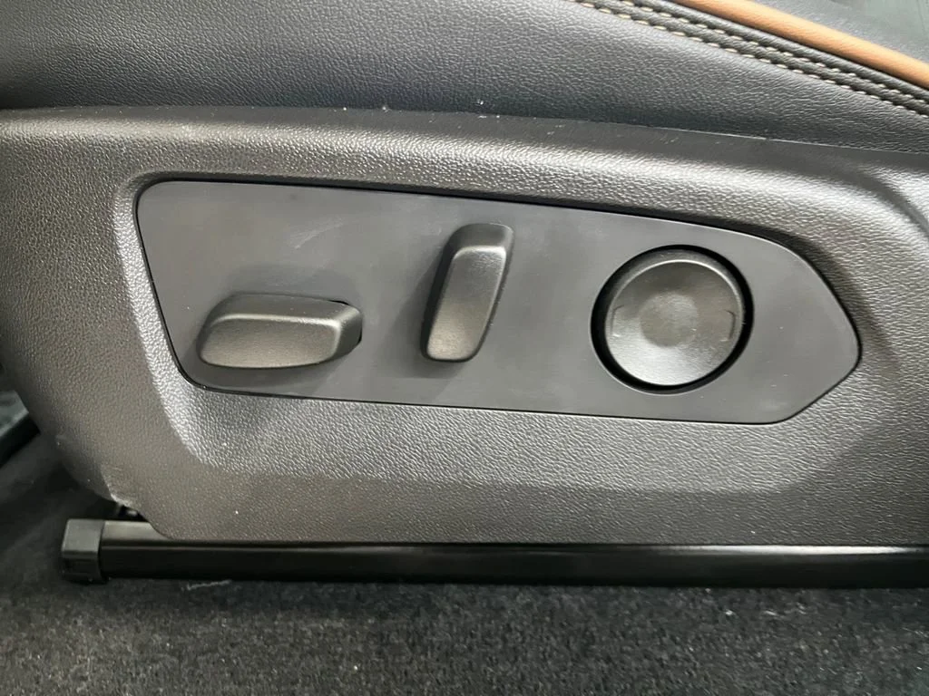 2025 GMC Canyon AT4 - Photo 27