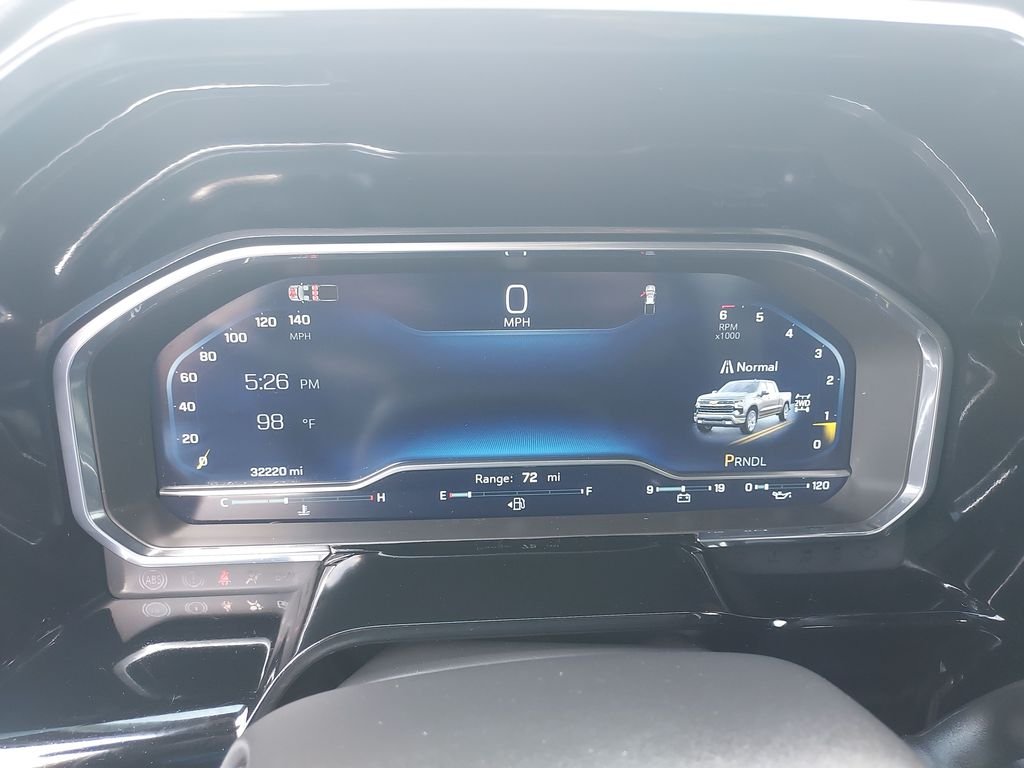 Used 2025 White Chevrolet LT image 18