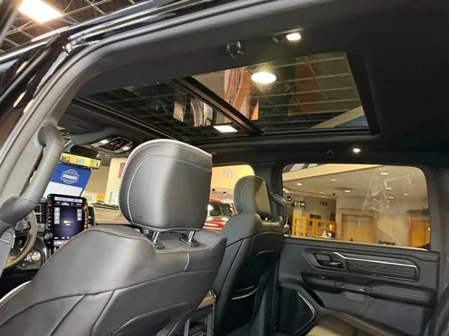New 2026 Diamond Black Crystal Pearl-Coat Exterior Paint RAM Limited image 9