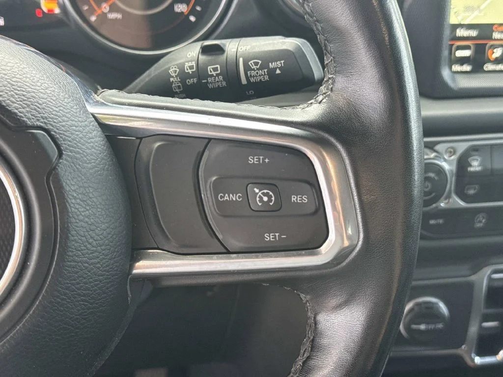 Used 2023 White Jeep Altitude image 42