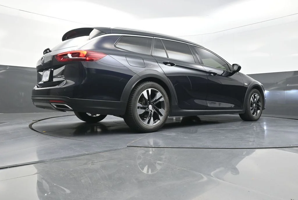 Used 2019 Blue Buick Preferred image 27