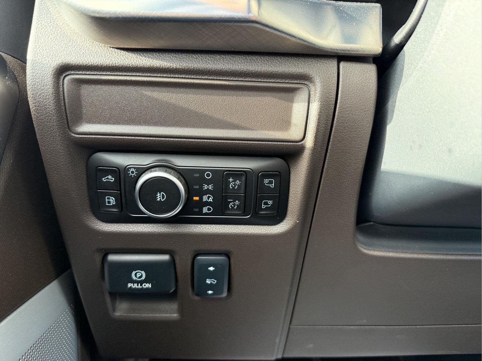 Used 2025 Agate Black/Marsh Gray Ford King Ranch image 21