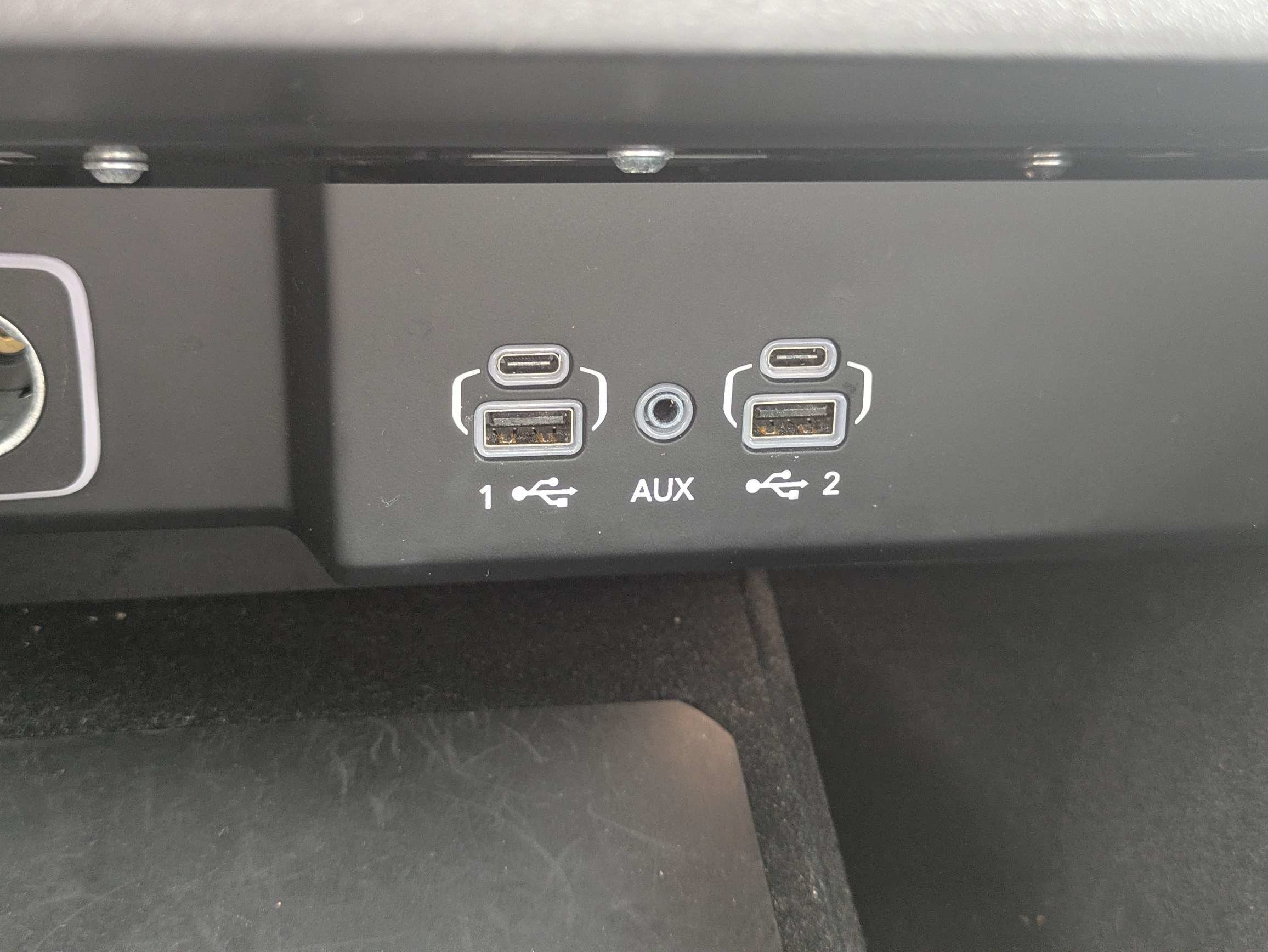 Used 2024  Jeep Series II image 21