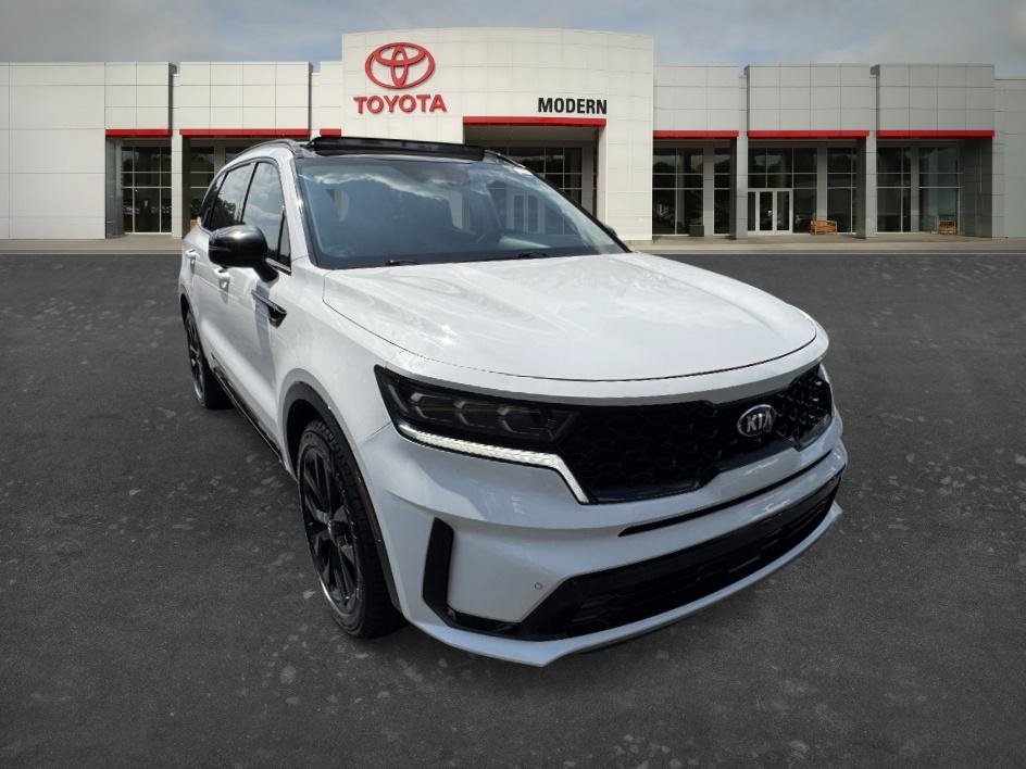 Used 2021 Glacial White Pearl Kia SX Prestige image 3