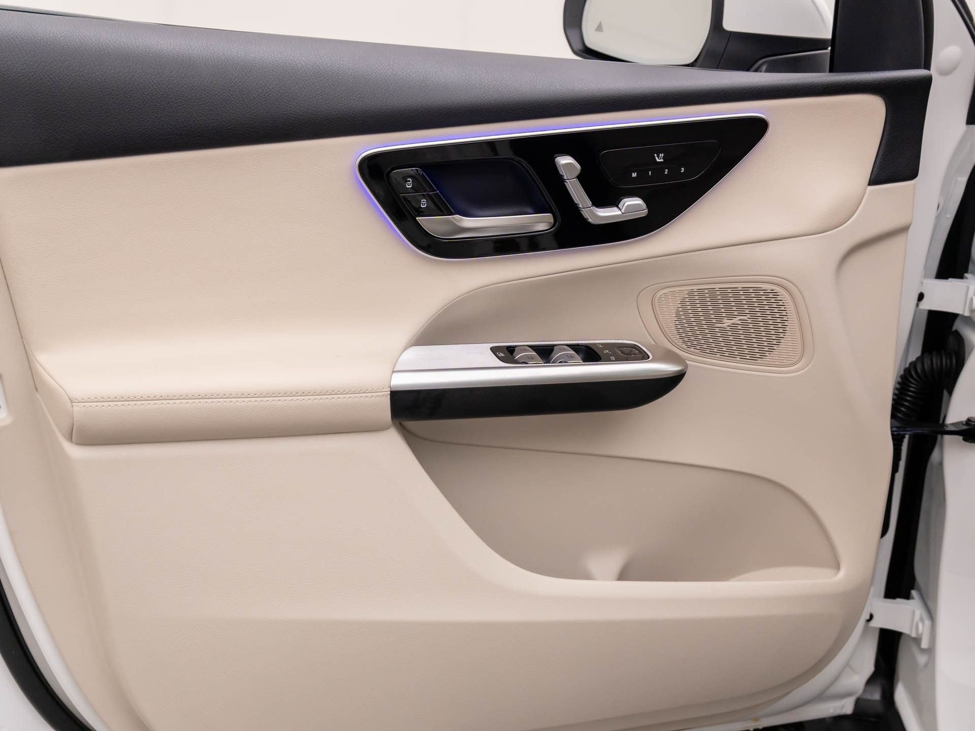 New 2026 White Mercedes-Benz GLC 300 image 12