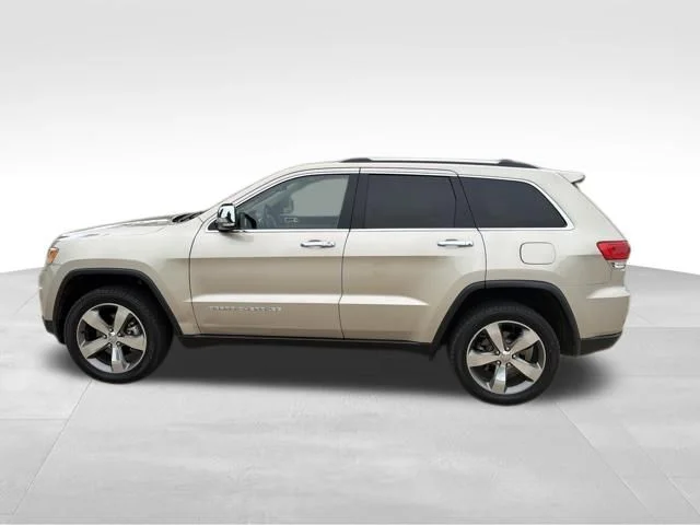 Used 2015 Beige Jeep Limited image 8