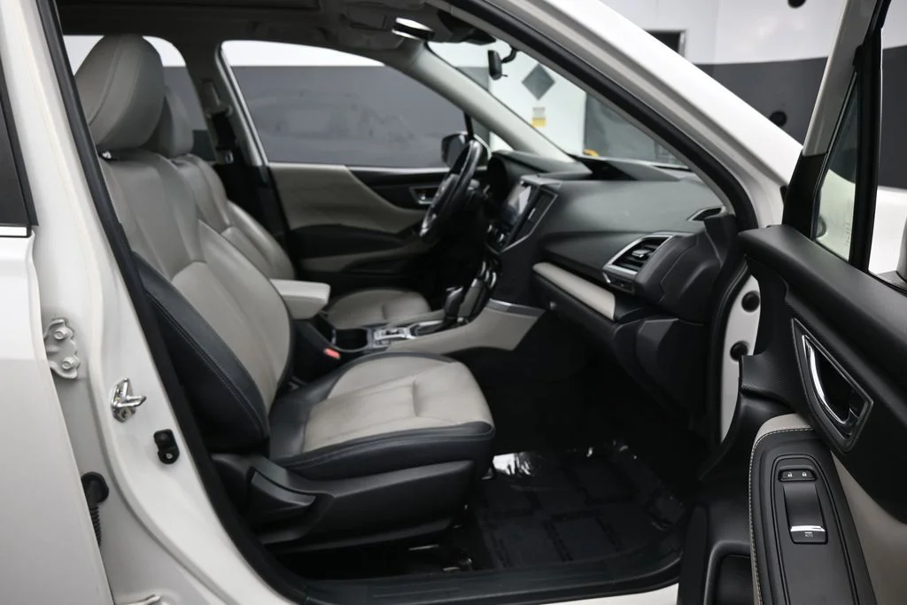 Used 2022 Crystal White Pearl Subaru Limited image 41