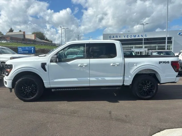 New 2026 Oxford White Ford XLT image 2