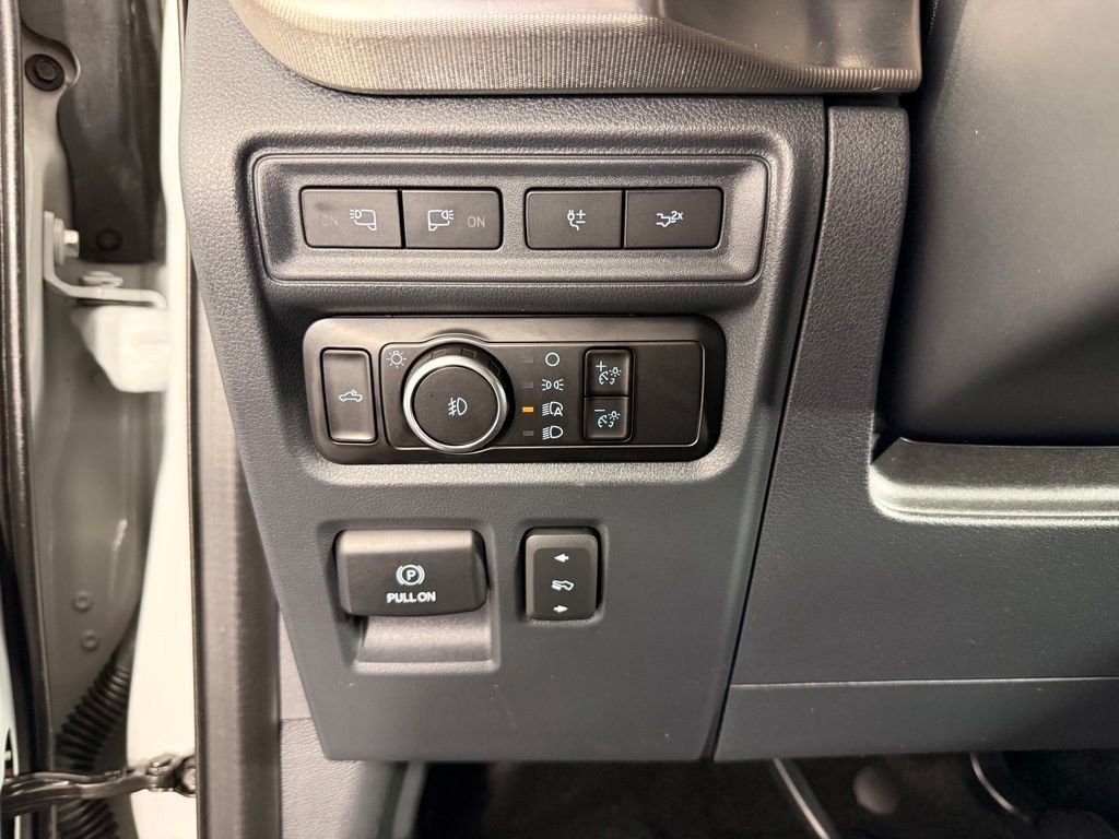 Used 2023 White Ford Raptor image 25