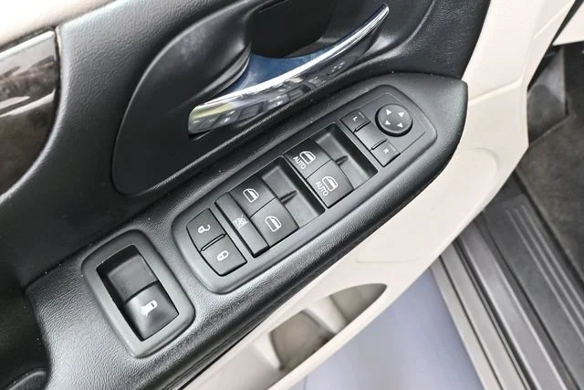 2016 Dodge Grand Caravan SXT - Photo 18