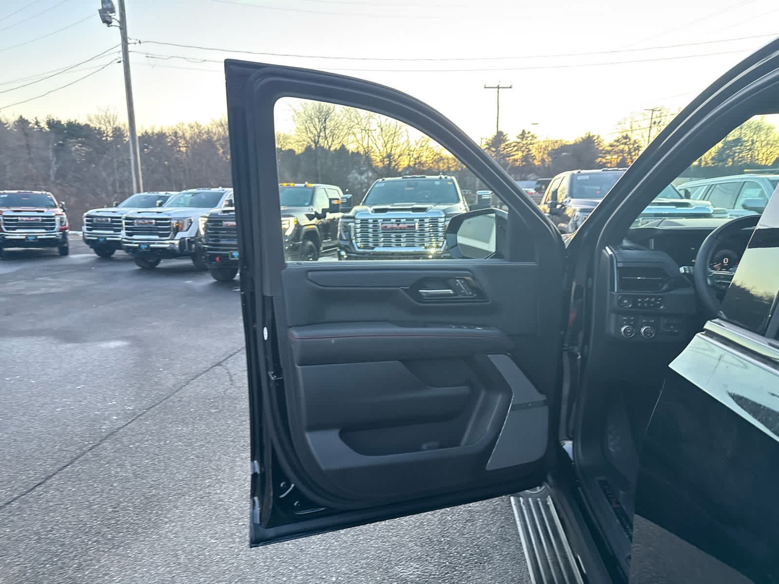 2026 GMC Yukon XL AT4 Ultimate - Photo 19