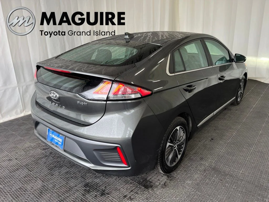 Used 2022 Gray Hyundai SEL image 30