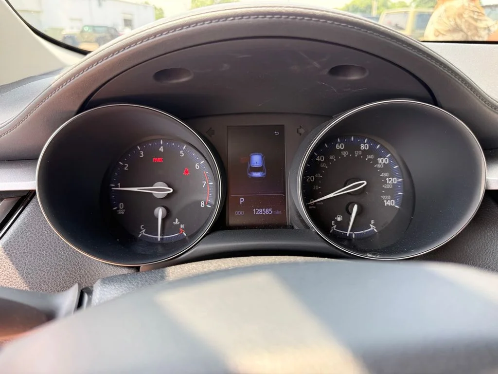 Used 2020 Silver Knockout Metallic Toyota LE image 27