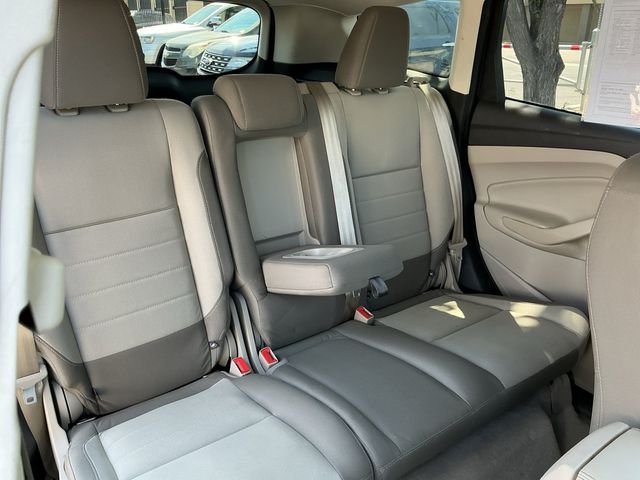 Used 2015  Ford SE image 25