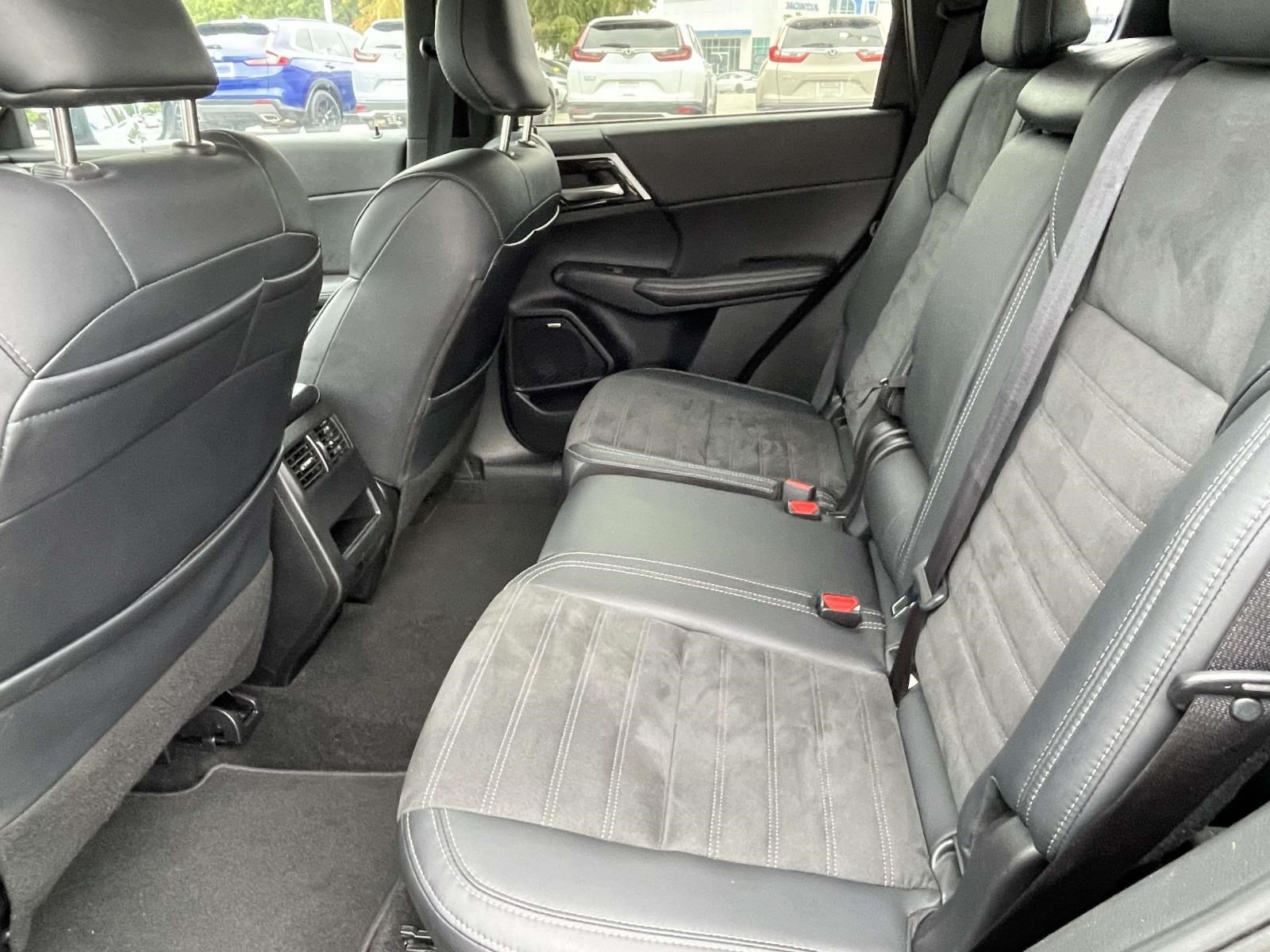 Used 2025 Graphite Gray Mitsubishi SE image 11