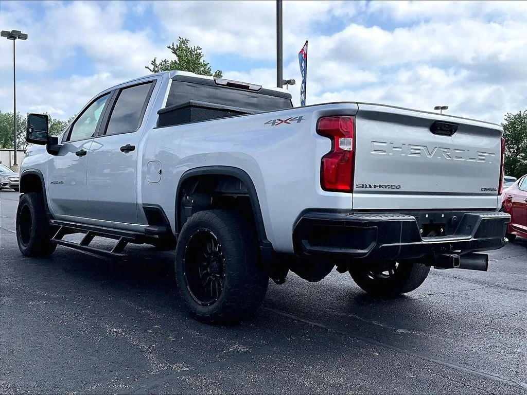 Used 2021 Silver Chevrolet Custom image 3