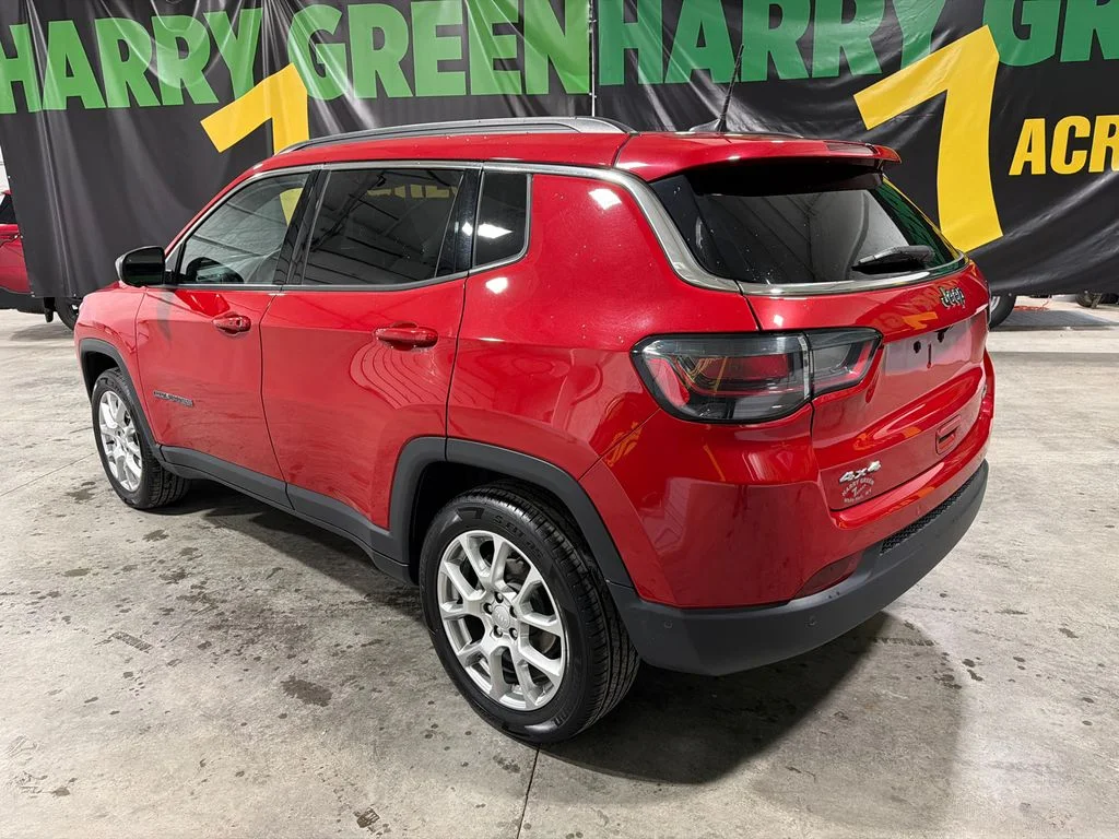 Certified Used 2024 Red Hot Pearlcoat Jeep Latitude Lux image 6