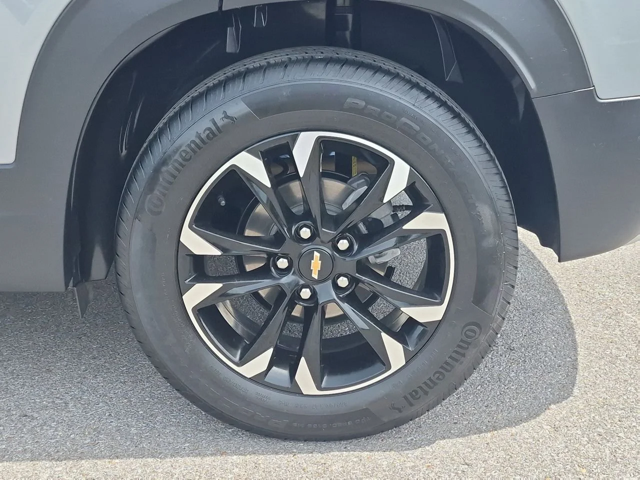 Used 2023 Sterling Gray Metallic Chevrolet LT image 31