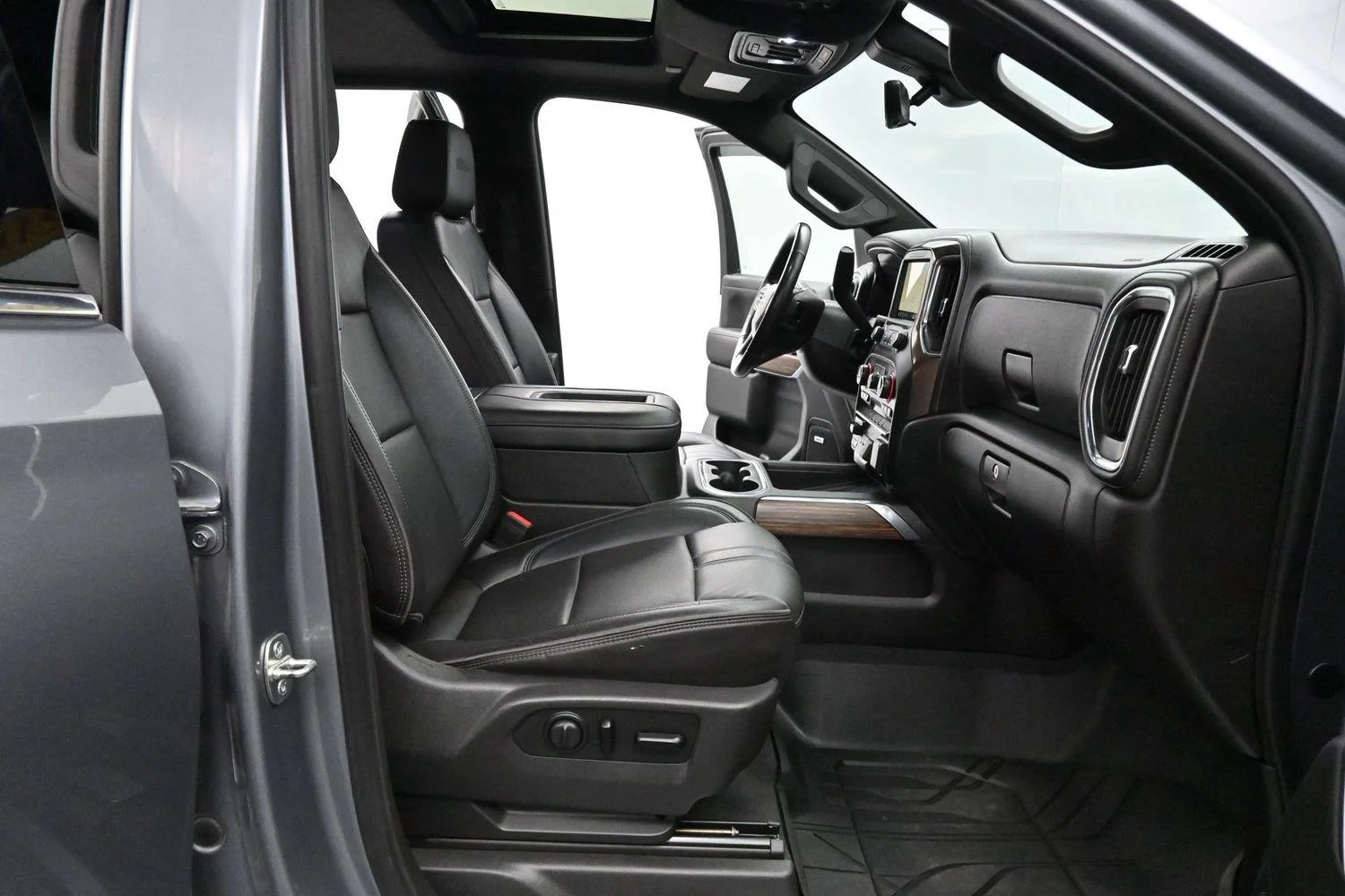Used 2019 Satin Steel Metallic Chevrolet High Country image 33