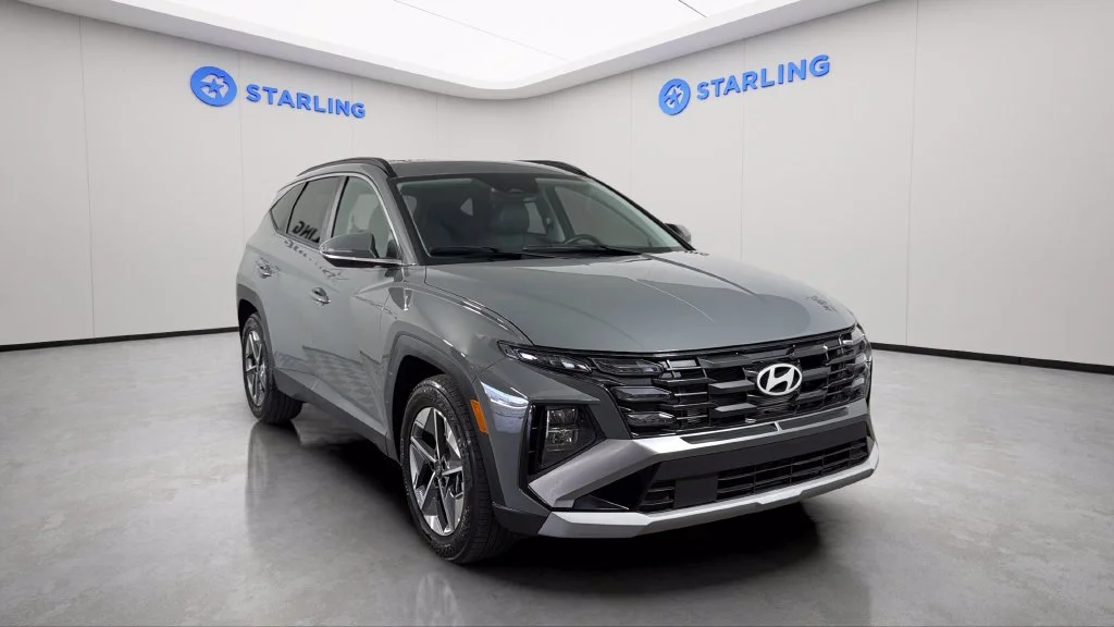 Used 2025 Gray Hyundai SEL Convenience image 16
