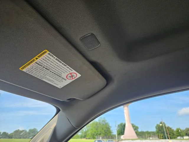Used 2022 Summit White GMC SLE image 21