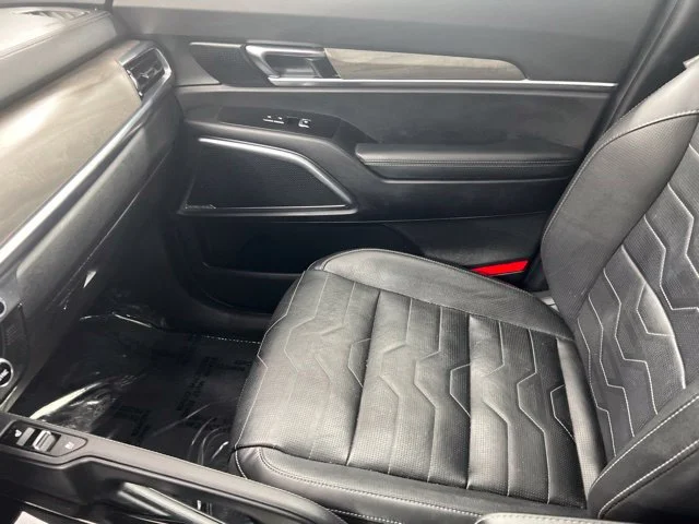 Used 2022 Black Kia SX image 17