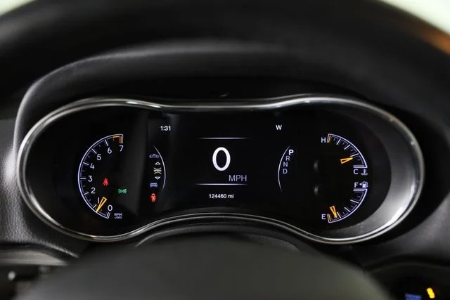 Used 2020 Gray Jeep Altitude image 7