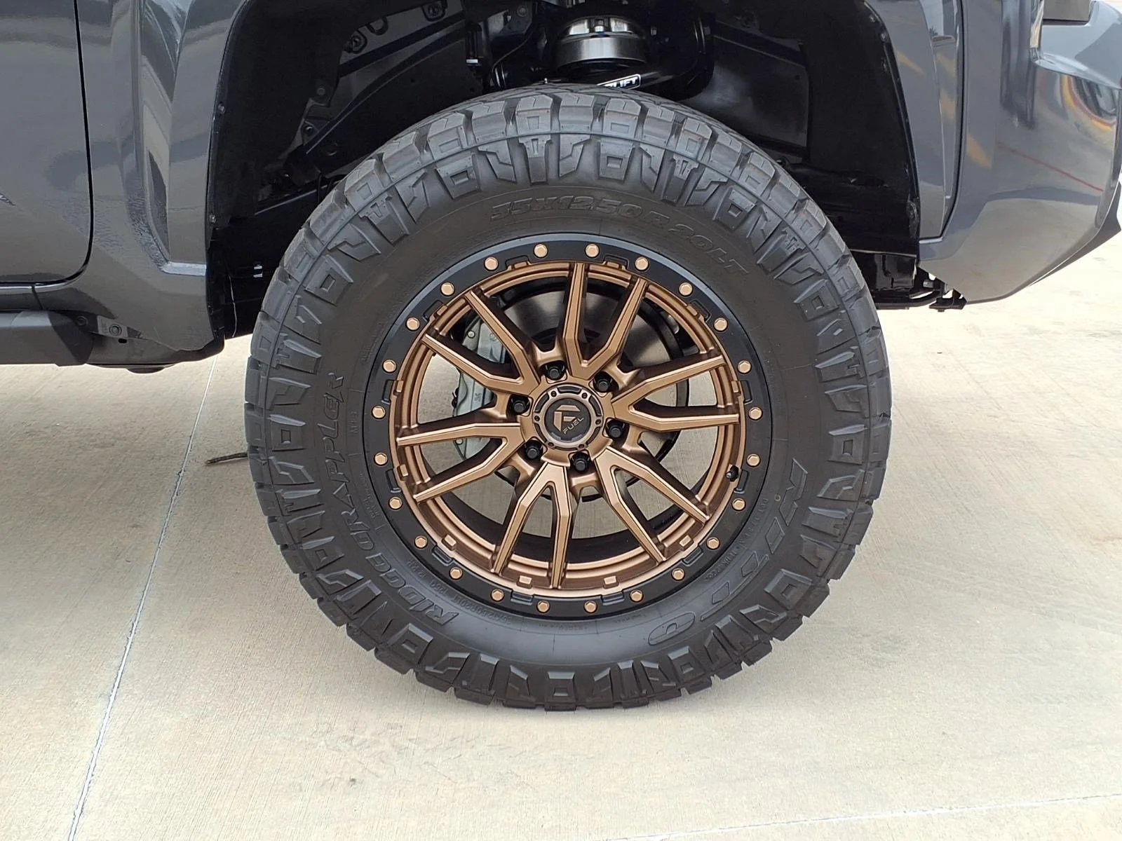 2026 Toyota Tacoma SR5 - Photo 6