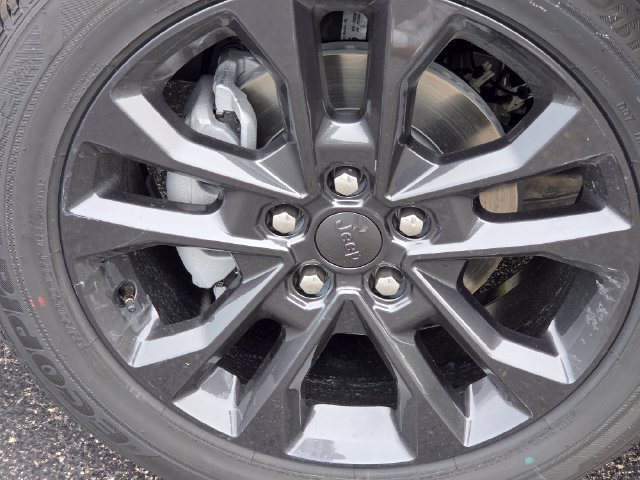 New 2026 Baltic Gray Metallic Clear-Coat Exterior Paint Jeep Limited Reserve image 21