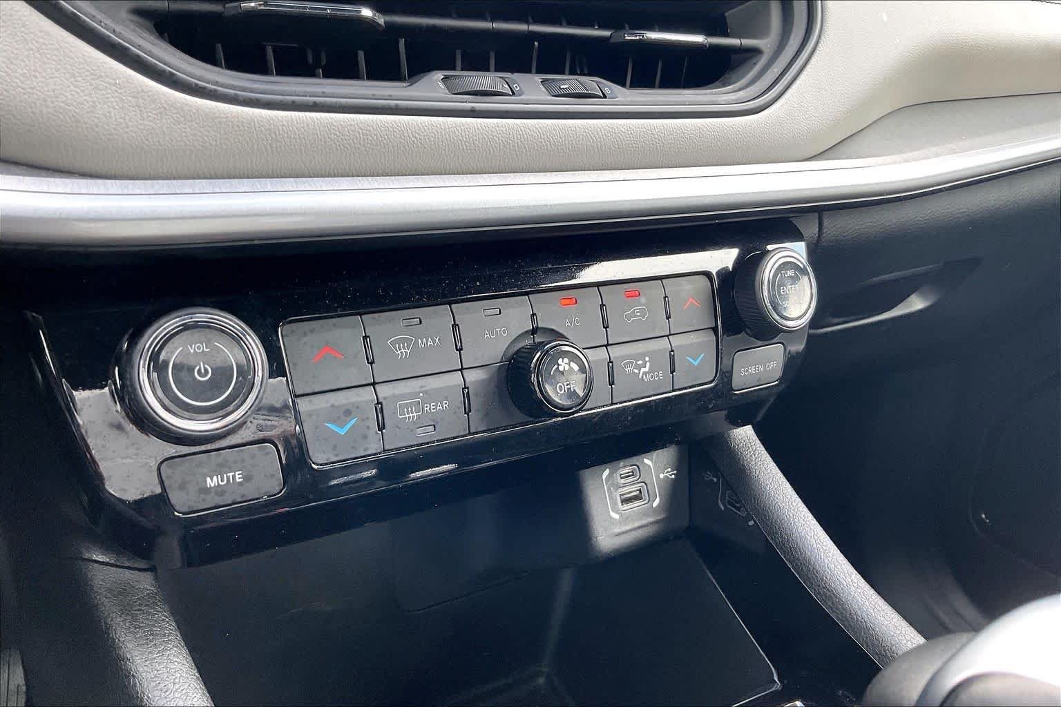 2025 Jeep Compass Limited - Photo 32