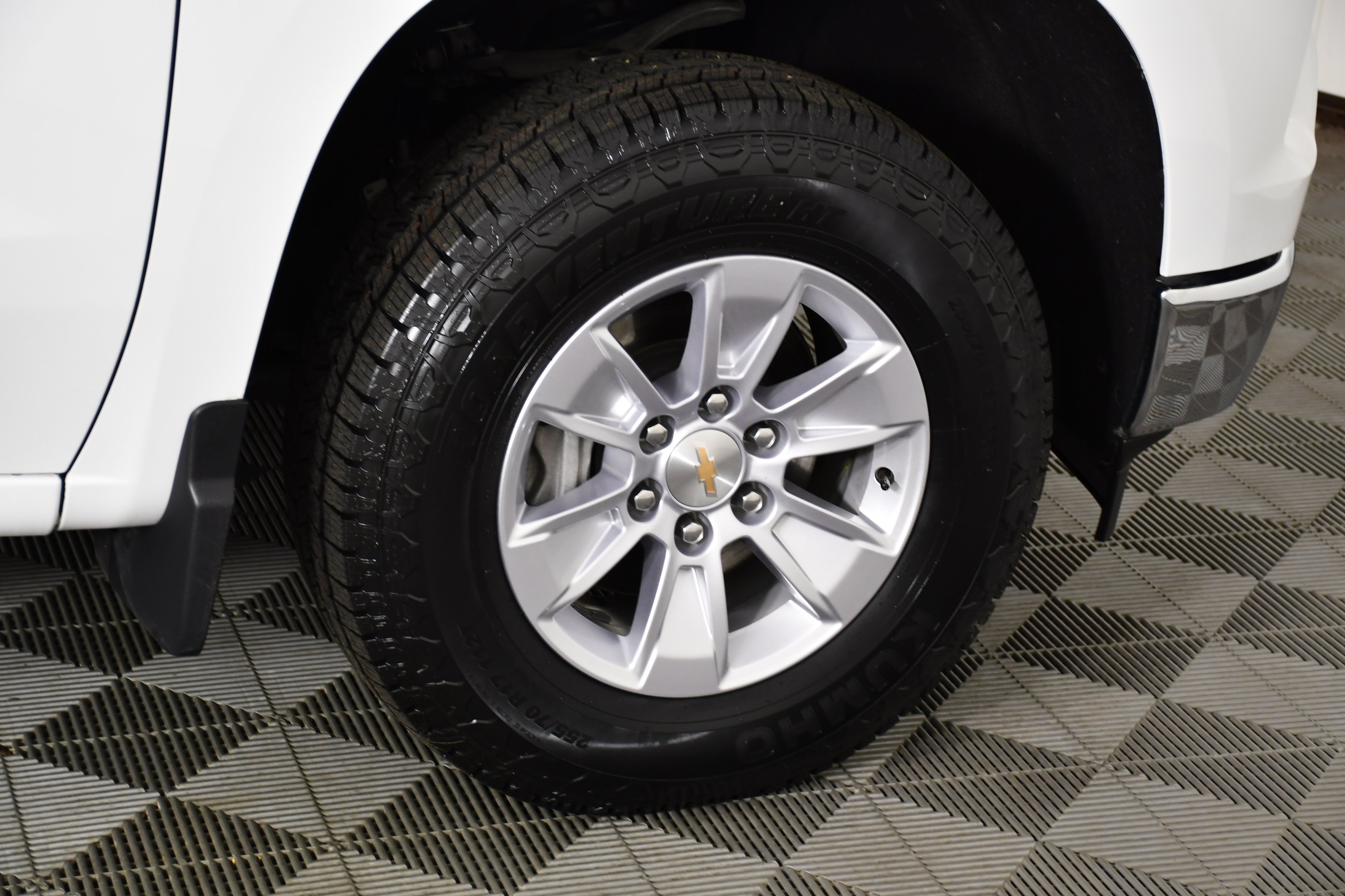 Used 2026 Summit White Chevrolet LT image 53