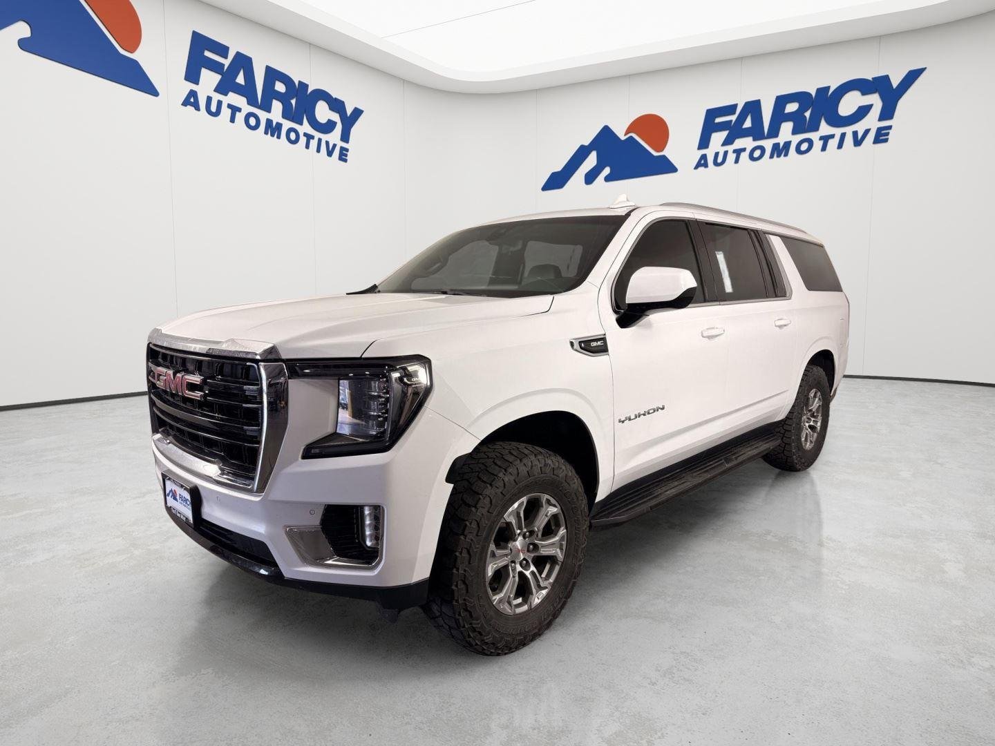 Used 2022 Summit White GMC SLE image 1