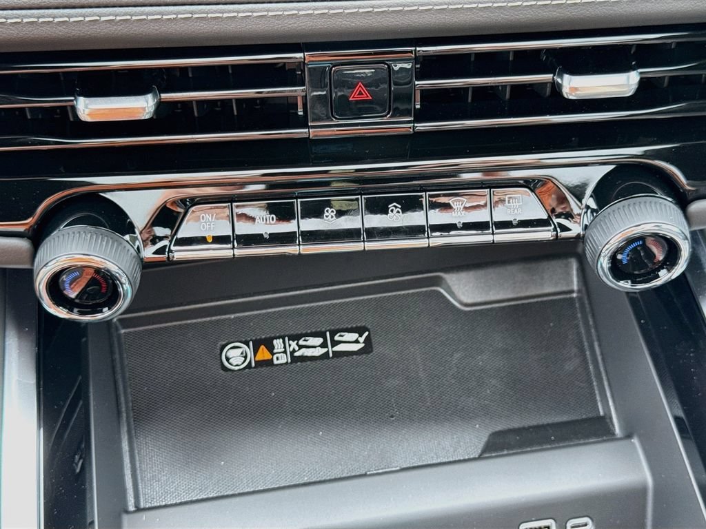 2026 Chevrolet Suburban Premier - Photo 16