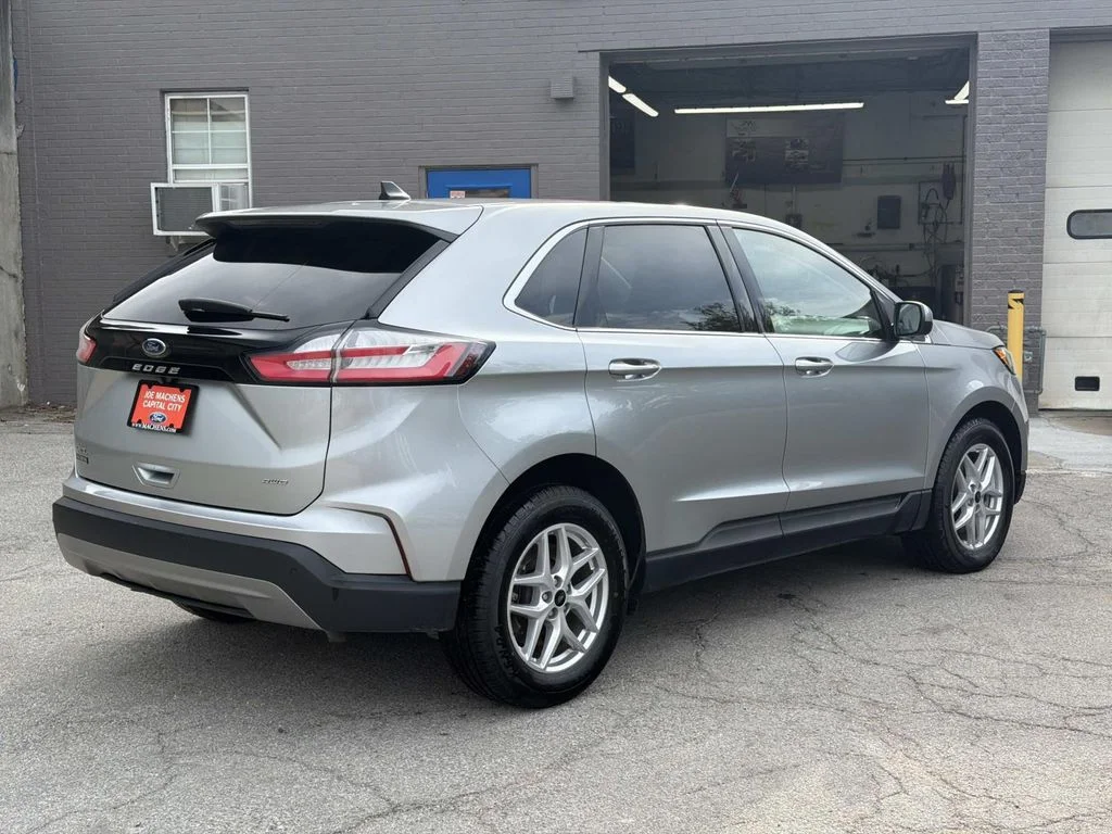 Used 2023 Silver Ford SEL image 5