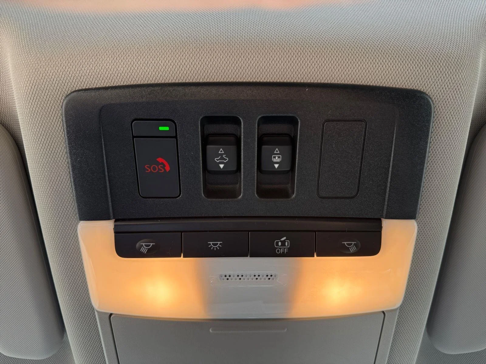 New 2026 Champagne Silver Metallic Nissan Platinum image 17