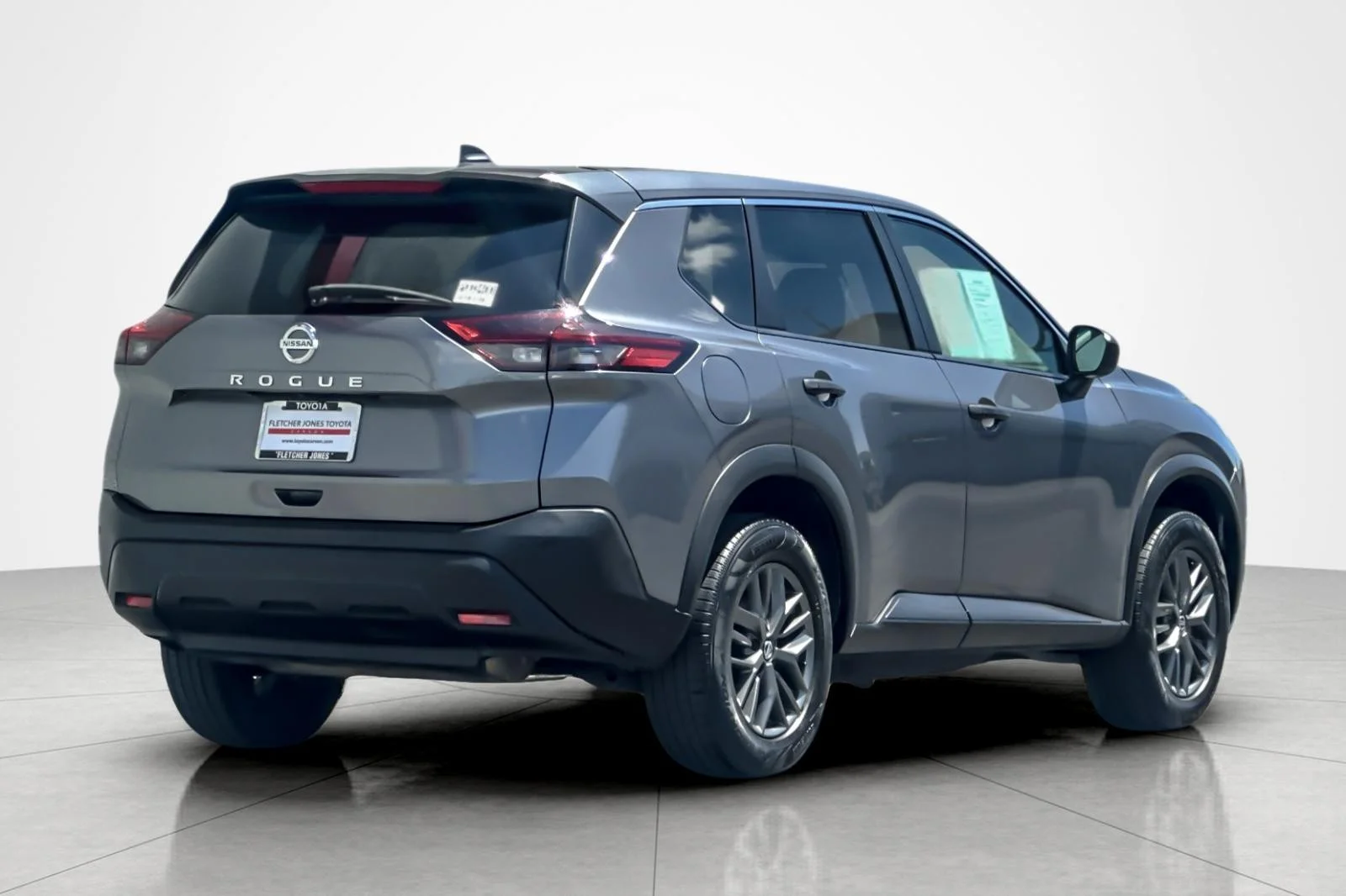 Used 2021 Gun Metallic Nissan S image 5
