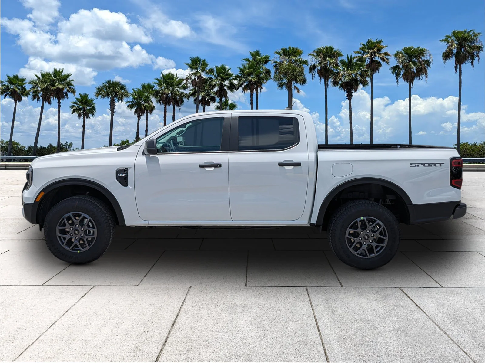 New 2026 Oxford White Ford XLT image 4