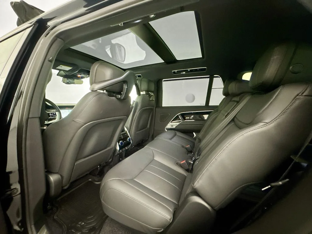 New 2026 Santorini Black Land Rover SE image 24