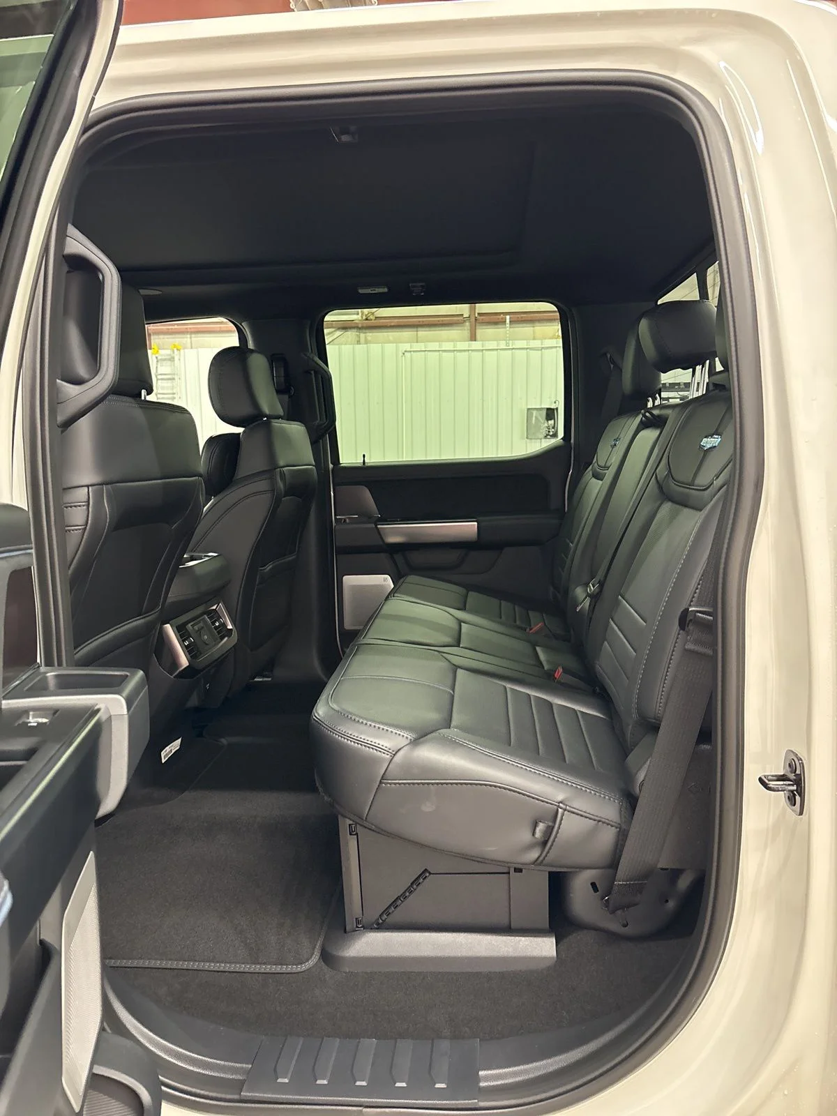 New 2026 Star White Metallic Tri-Coat Ford F-250® Platinum® image 14