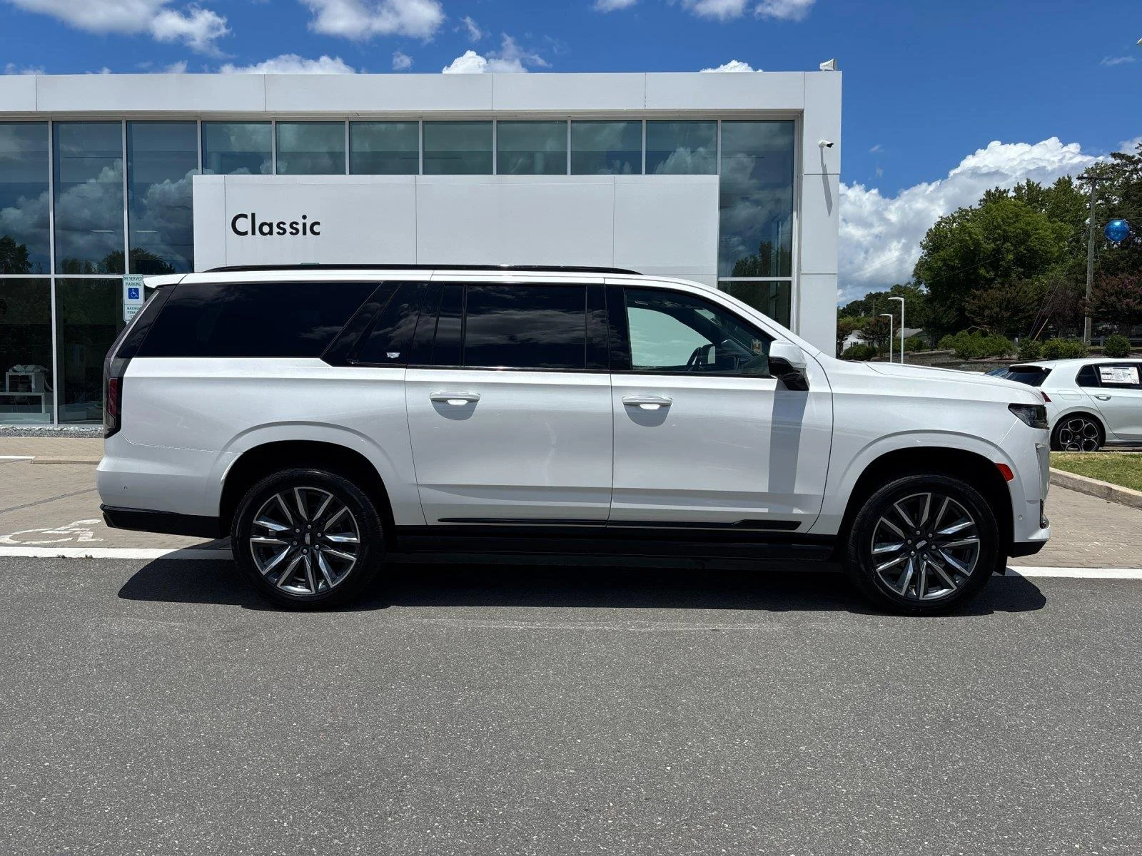 Used 2023 Crystal White Tricoat Cadillac 4WD Sport Platinum image 6