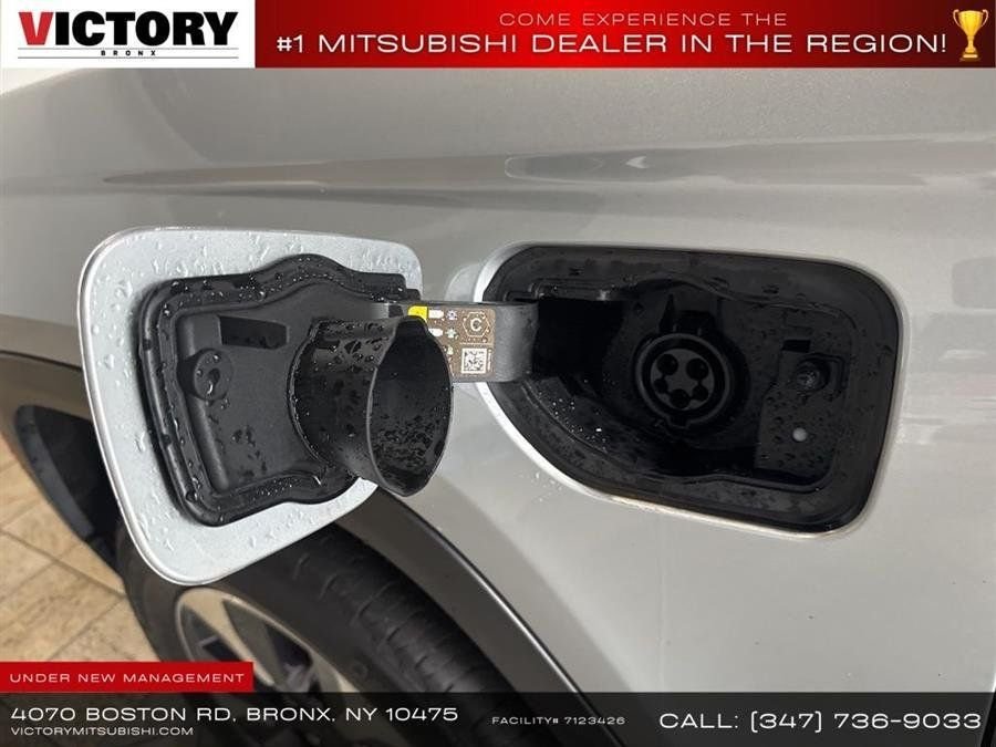 Used 2023 Silver Jeep 4xe image 21