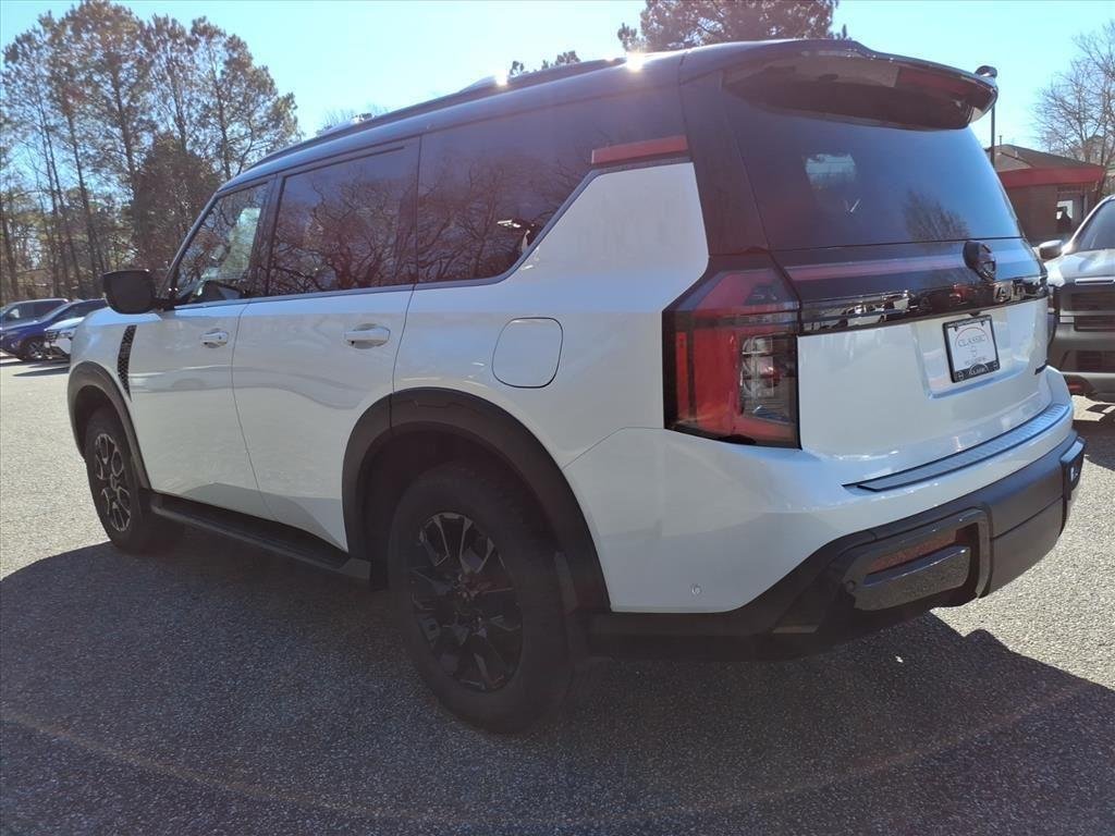 New 2026 Aspen White TriCoat / Super Black Two-tone Nissan PRO-4X® image 4
