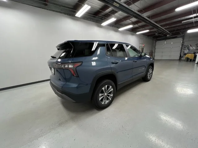 2027 Chevrolet Equinox LT - Photo 8