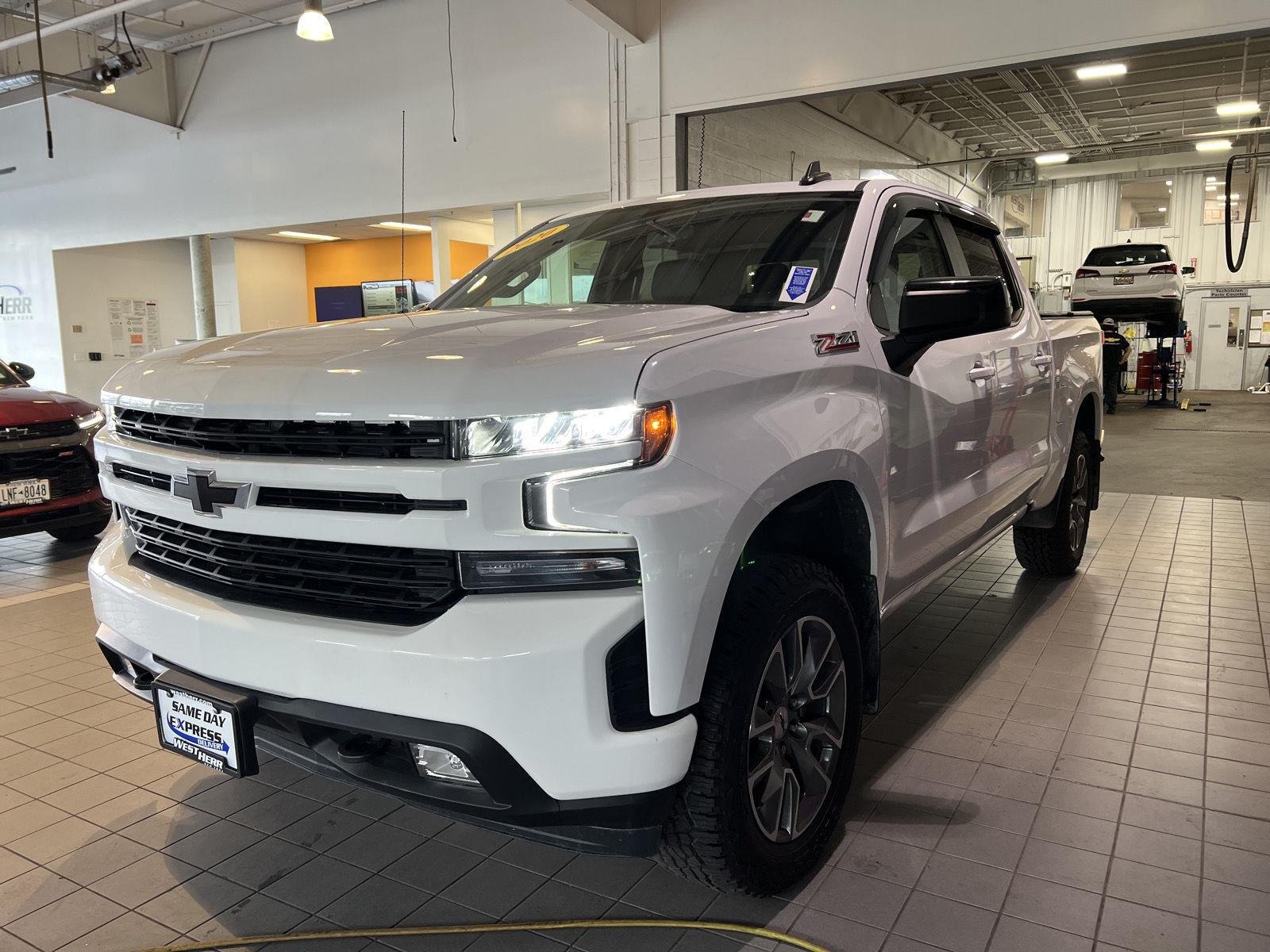 Used 2020 Summit White Chevrolet RST image 4