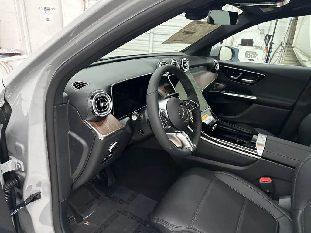 Used 2026 White Mercedes-Benz GLC 300 image 9