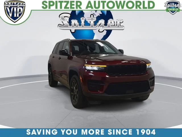 Used 2025 Red Jeep Altitude image 7