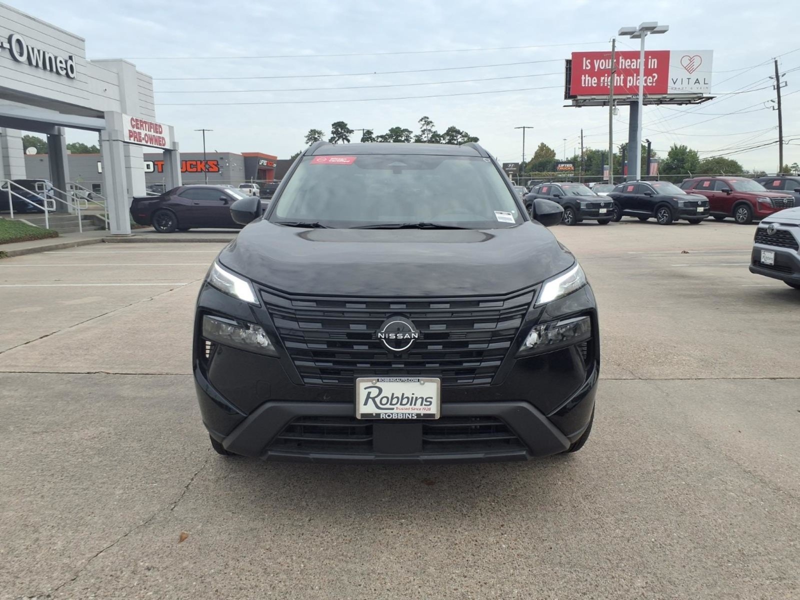 Certified Used 2026 Super Black Nissan Dark Armor image 6