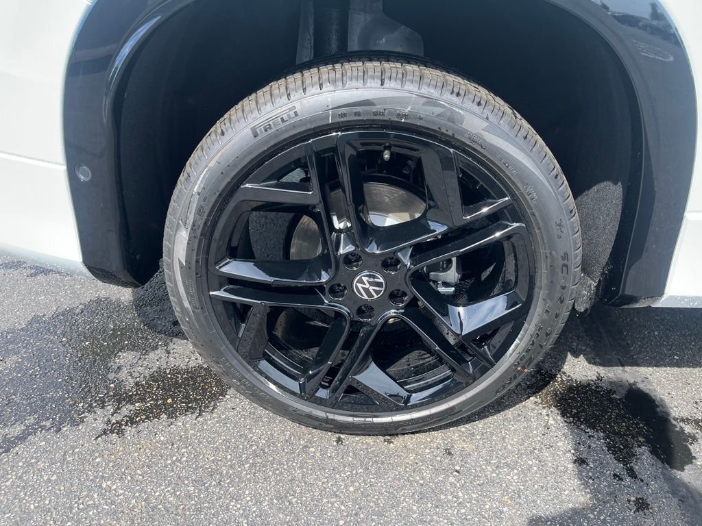 New 2026 White/off-white Volkswagen 2.0T SE R-Line Black image 29