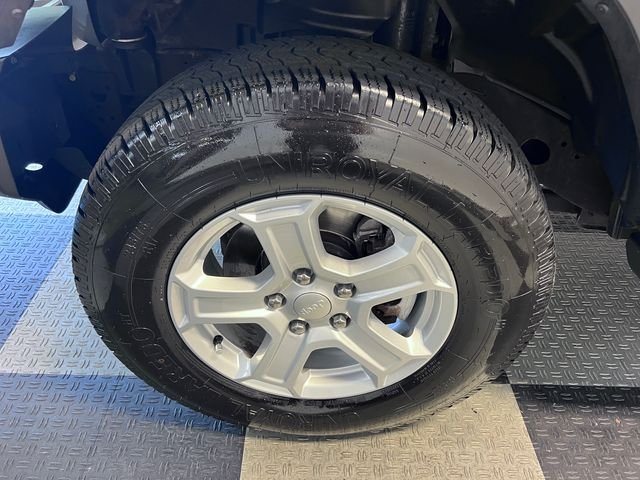 Used 2020 Gray Jeep Unlimited Sport S image 8